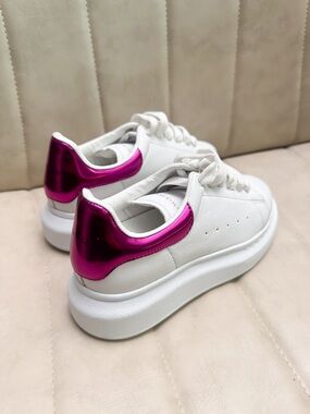NW Alexander McQueen oversized sneakers kids Size 31 (13-13.5 US little kid)Pink